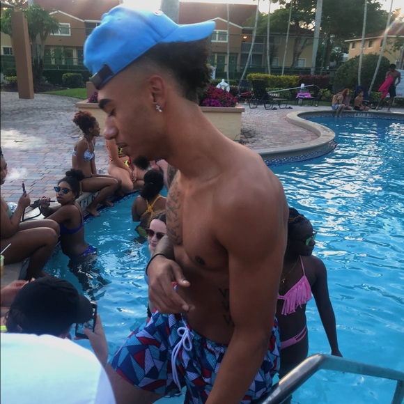 Meet your Posher, Markeece - Picture 1 of 1